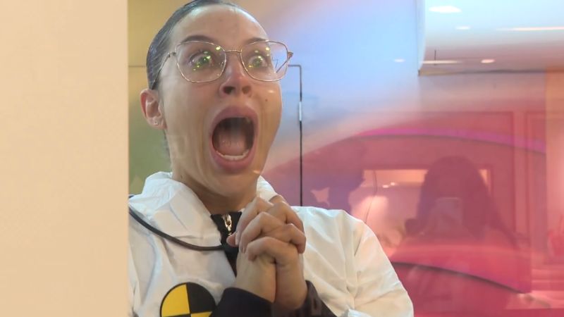 BBB 25: Confinada em shopping, Renata recebe conselho da mãe de Eva: ‘Cuidado’