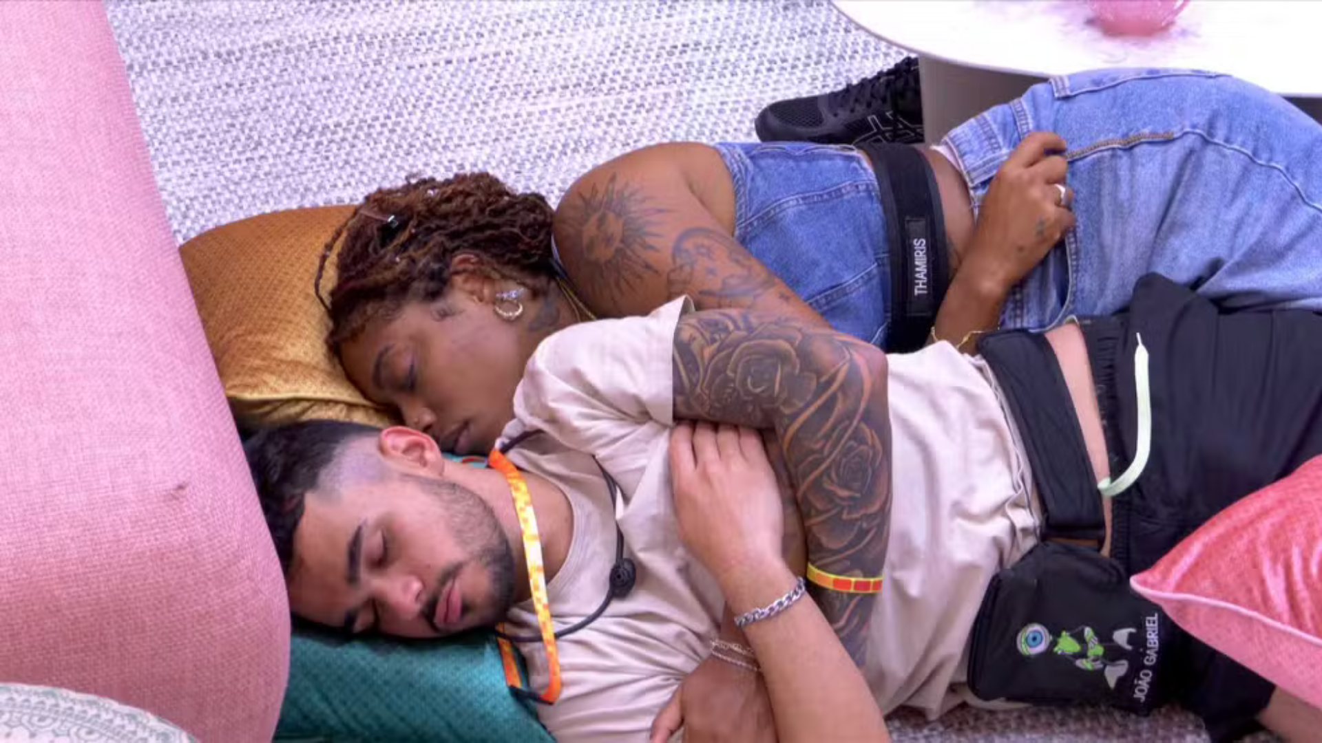BBB 25: João Gabriel choca ao dizer que não se lembra de beijo em Thamiris