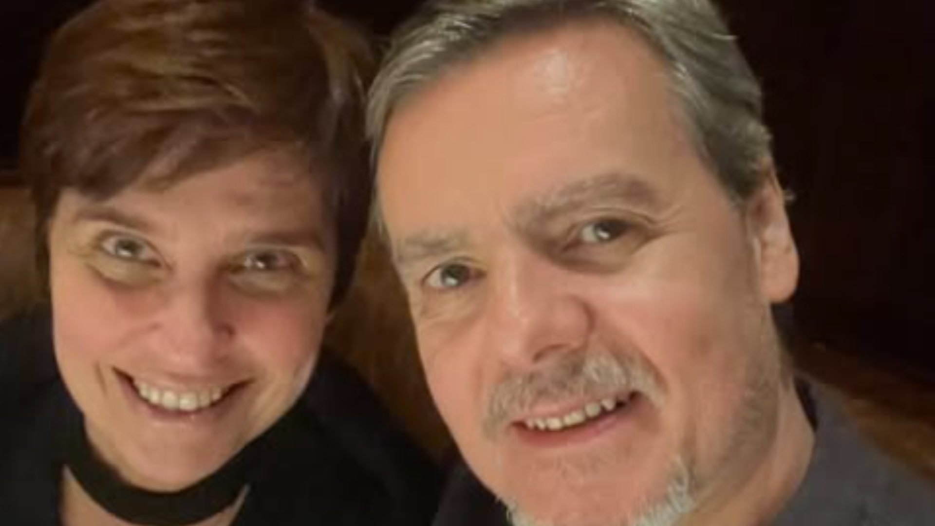 Casado há 34 anos, Cassio Gabus Mendes confessa ciúmes da esposa: ‘Patético’