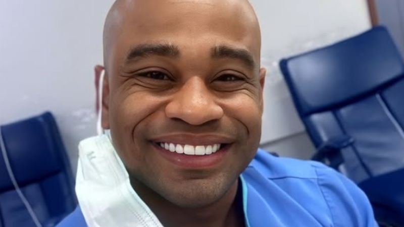Ex-BBB Cezar Black volta a trabalhar como enfermeiro do SUS: ‘Me sinto feliz’