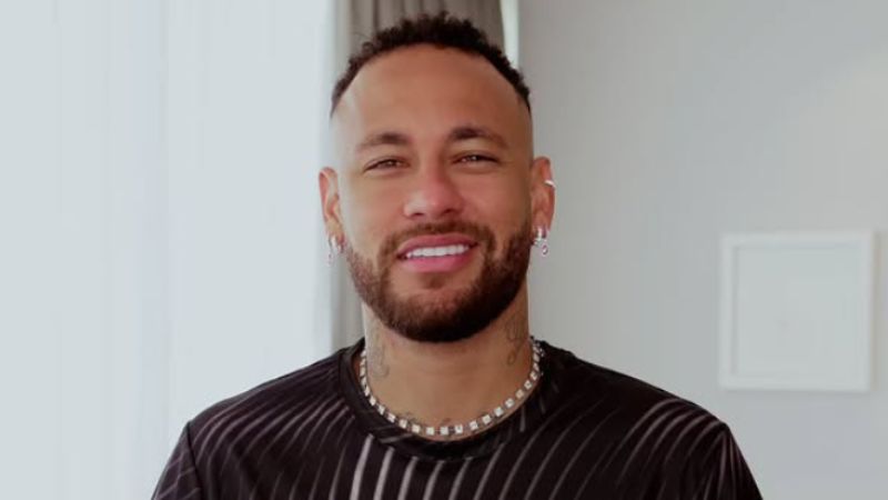 Helicóptero de Neymar é visto em festa com mulheres; equipe do jogador se pronuncia