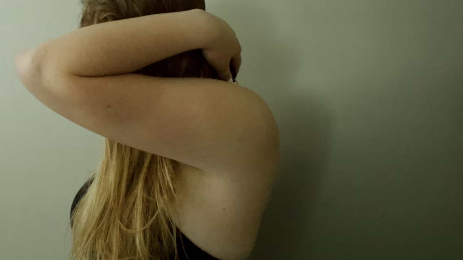 Homem é preso acusado de agredir e estuprar a filha de 15 anos; adolescente já engravidou do pai