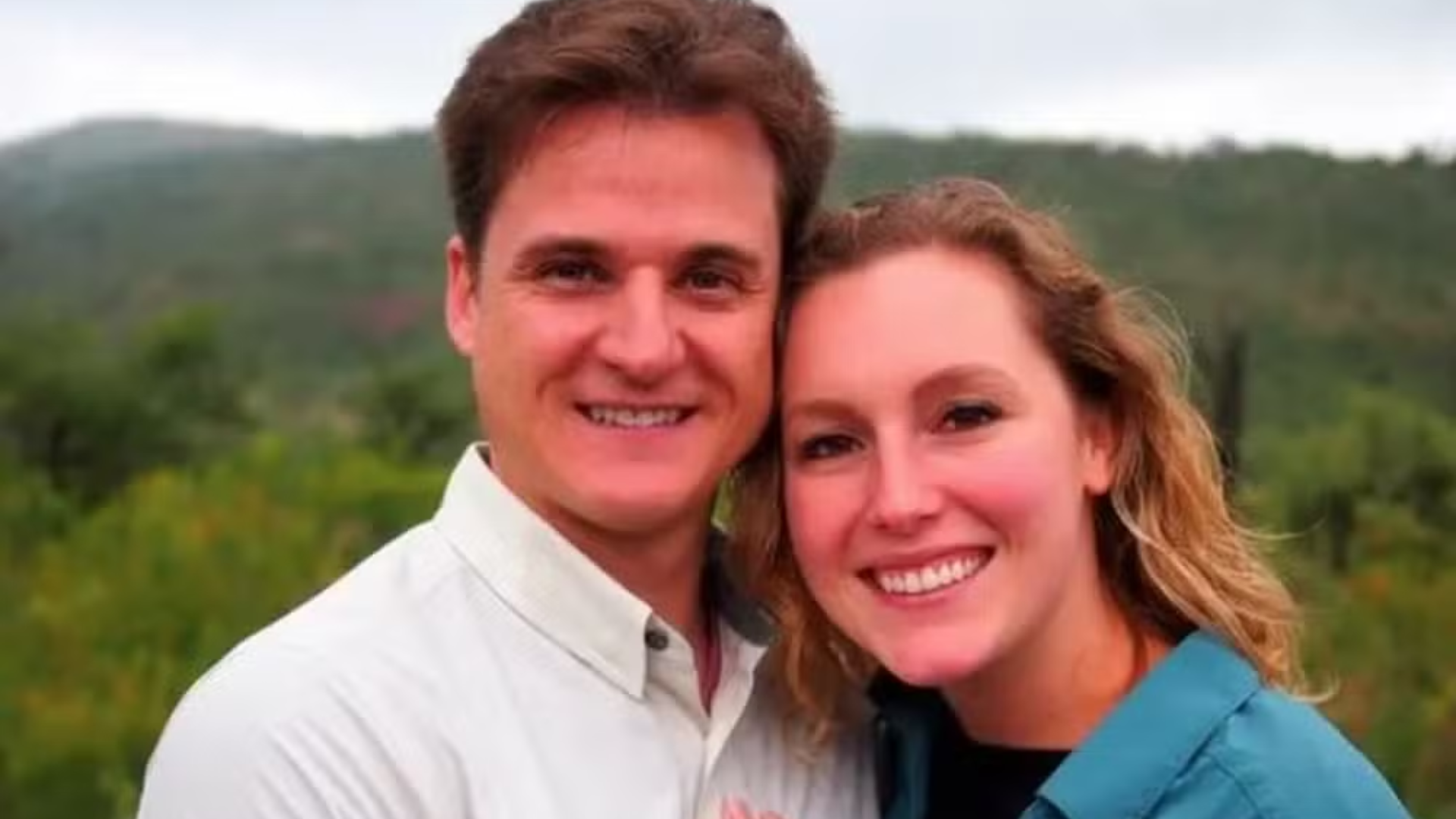 Homem tenta matar a esposa após ela se recusar a tirar uma foto com ele em ponto turístico