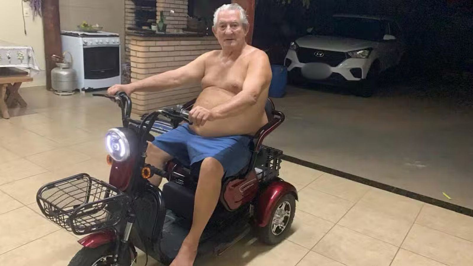 Idoso de 72 anos morre após ser agredido com cabo de vassoura por um homem na rua