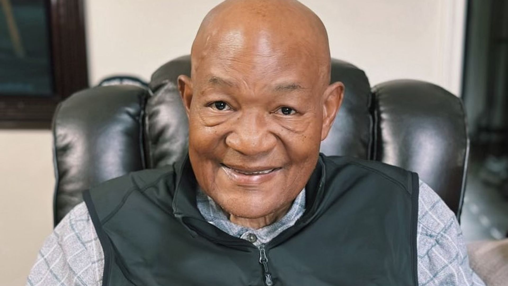 LUTO! Estrela do boxe, George Foreman morre aos 76 anos nos Estados Unidos