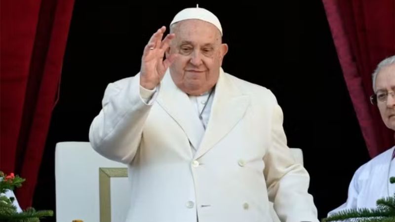 Médico confirma que Papa Francisco correu risco de vida: ‘Tivemos que escolher’