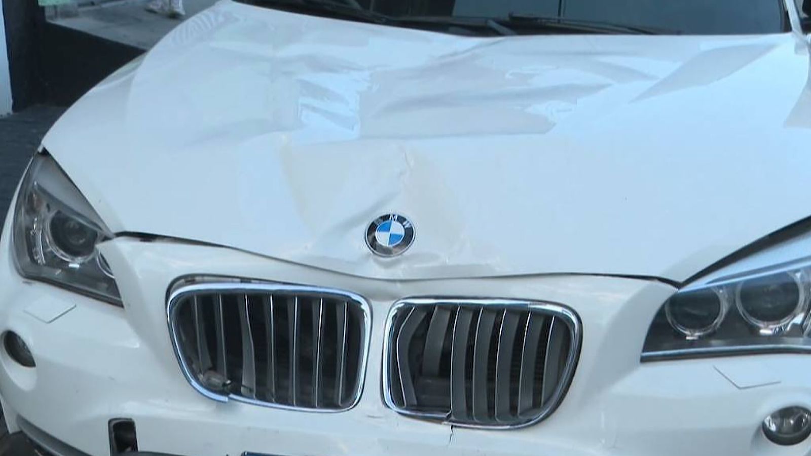 Motorista de BMW indiciado sob suspeita de matar adolescente é liberado após depoimento
