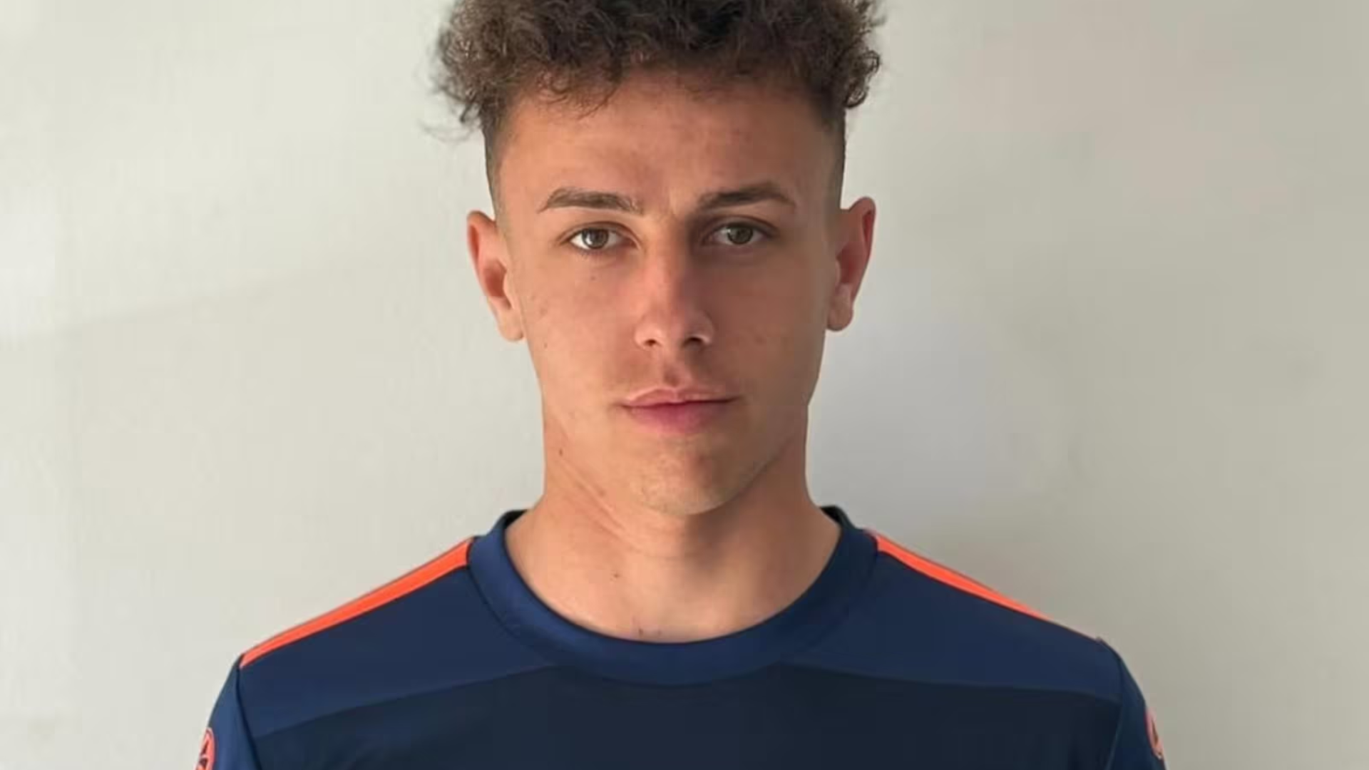 Tristeza! Jogador de 19 anos morre após se afogar em ácido estomacal