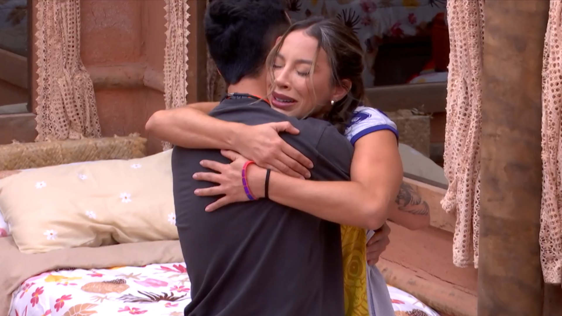 BBB 25: Renata tem crise de choro após terceiro Paredão seguido: ‘Estou cansada’