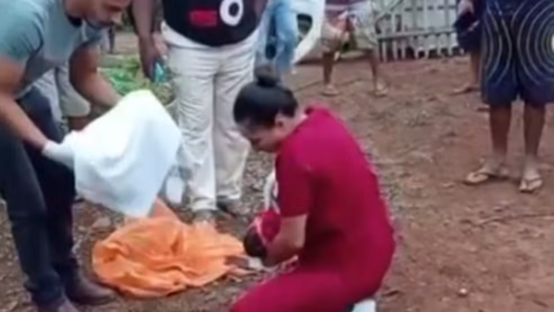 Brutal! Bebê abandonado morre após ter pés e orelhas amputados; mãe e avó são suspeitas do crime