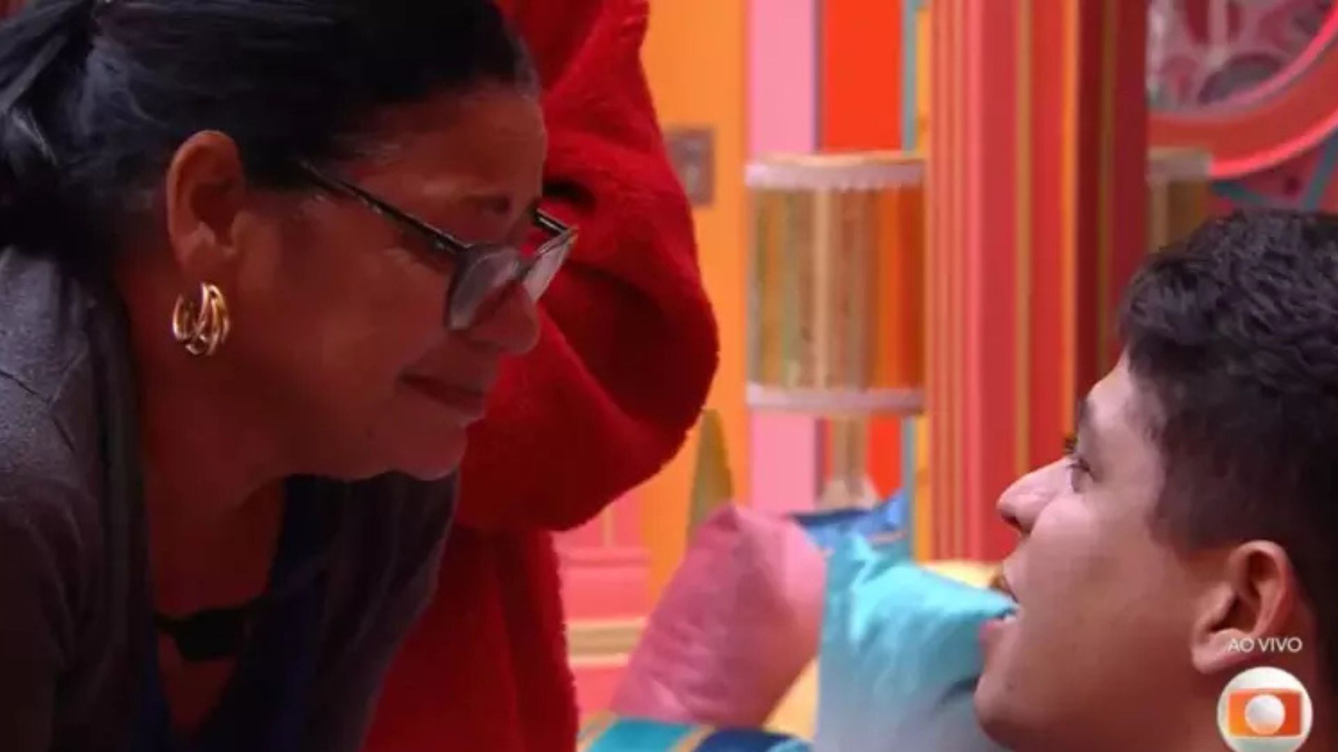 Fora do BBB25, Delma chora ao rever despedida dolorosa de Guilherme: ‘Por amor’