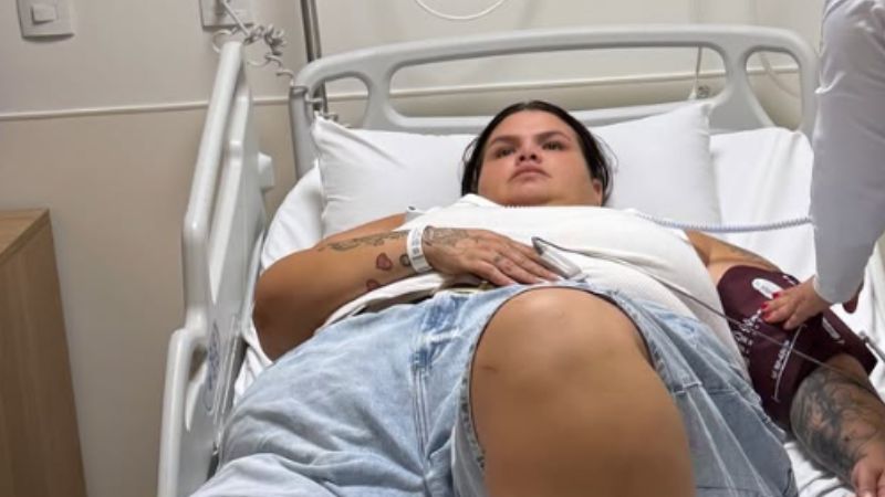 Influenciadora Thais Carla é internada após emergência e revela sintomas: ‘Muito forte’