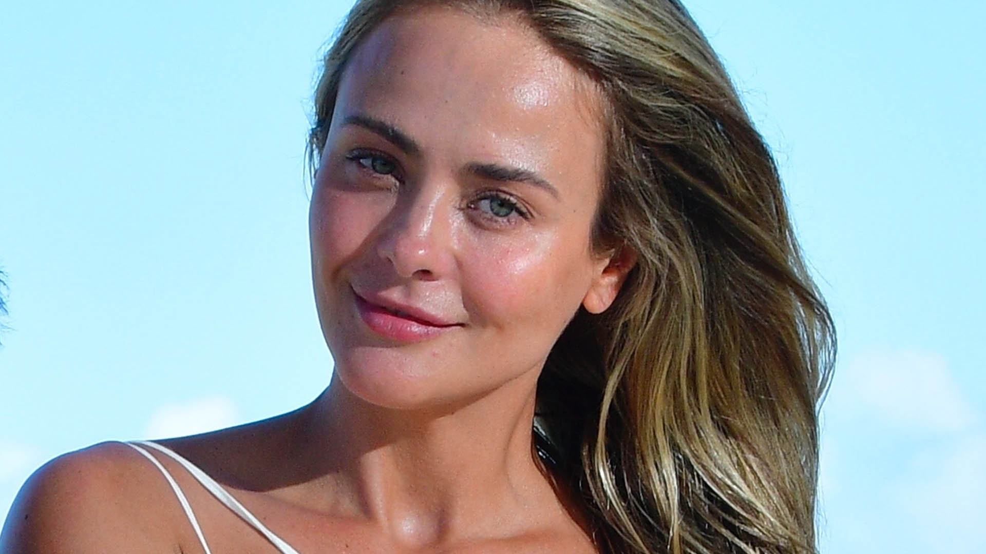 Olha a ‘Floribella’! Juliana Silveira retorna à Record em novo trabalho