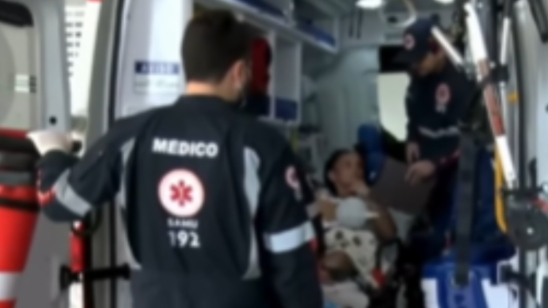 Meu Deus! Bebê de 1 ano cai de varanda de 3 metros em João Pessoa