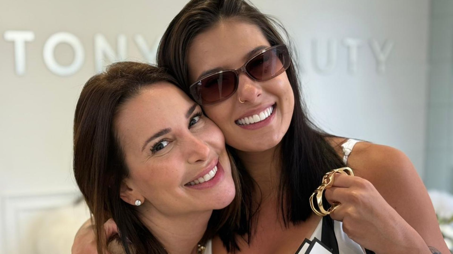 O que Ana Castela tem? Cantora ganha tratamento nos EUA: ‘Ajuda na recuperação’