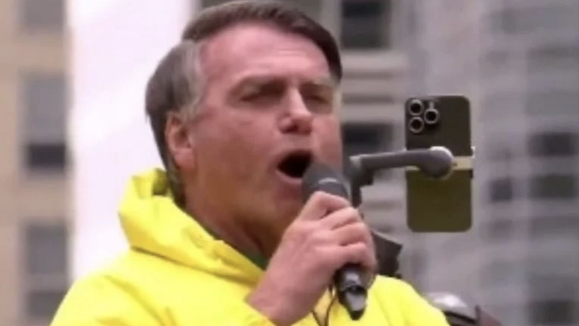 Por que Bolsonaro não sabe falar inglês? Professora analisa discurso do ex-presidente