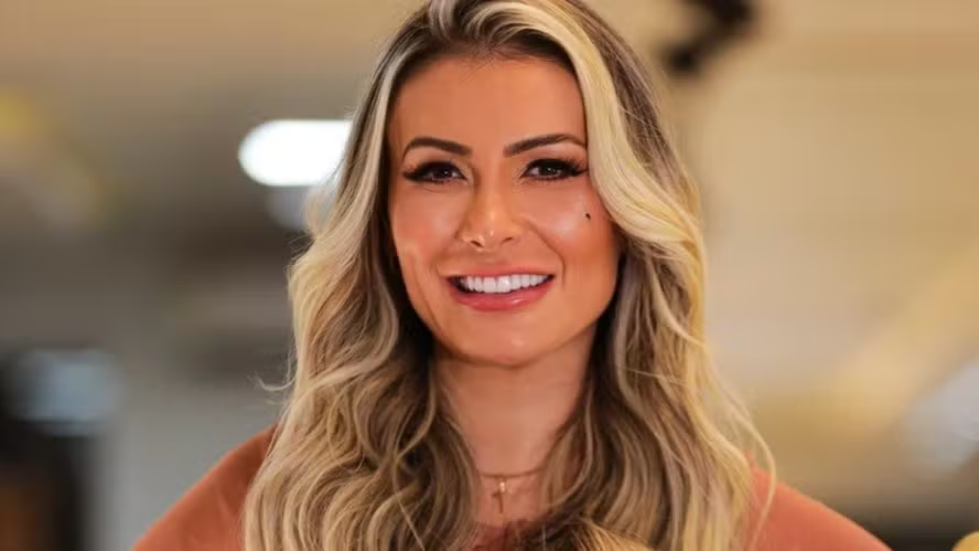 Andressa Urach cobra dívida de ex-sócio e faz ameaça: ‘Afundar o barco’
