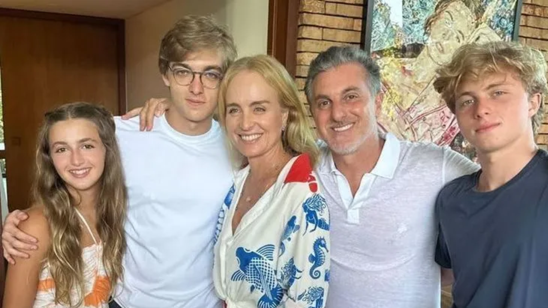 Angélica desabafa sobre dificuldade em entender os filhos: ‘Não quero perguntar’