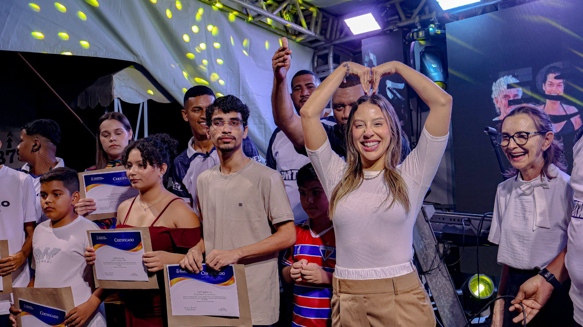 Campeã do BBB 25, Renata Saldanha participa de ação social no bairro que morou com a família