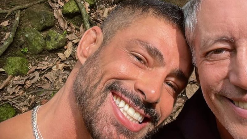 Tal pai, tal filho! Cauã Reymond posa com o pai: ‘Beleza vem de família’