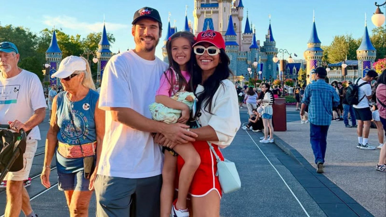Sabrina Sato exalta postura de Nicolas Prattes como marido: ‘Presente o tempo inteiro”