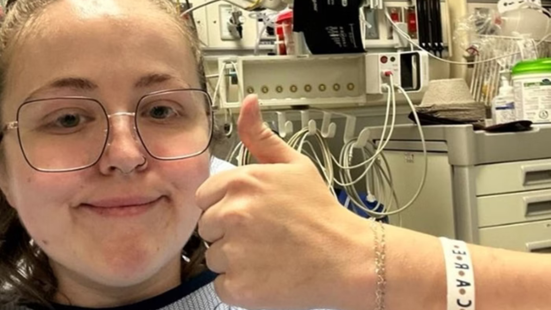 Alerta! Jovem canadense descobre câncer após notar mudança na pele; confira