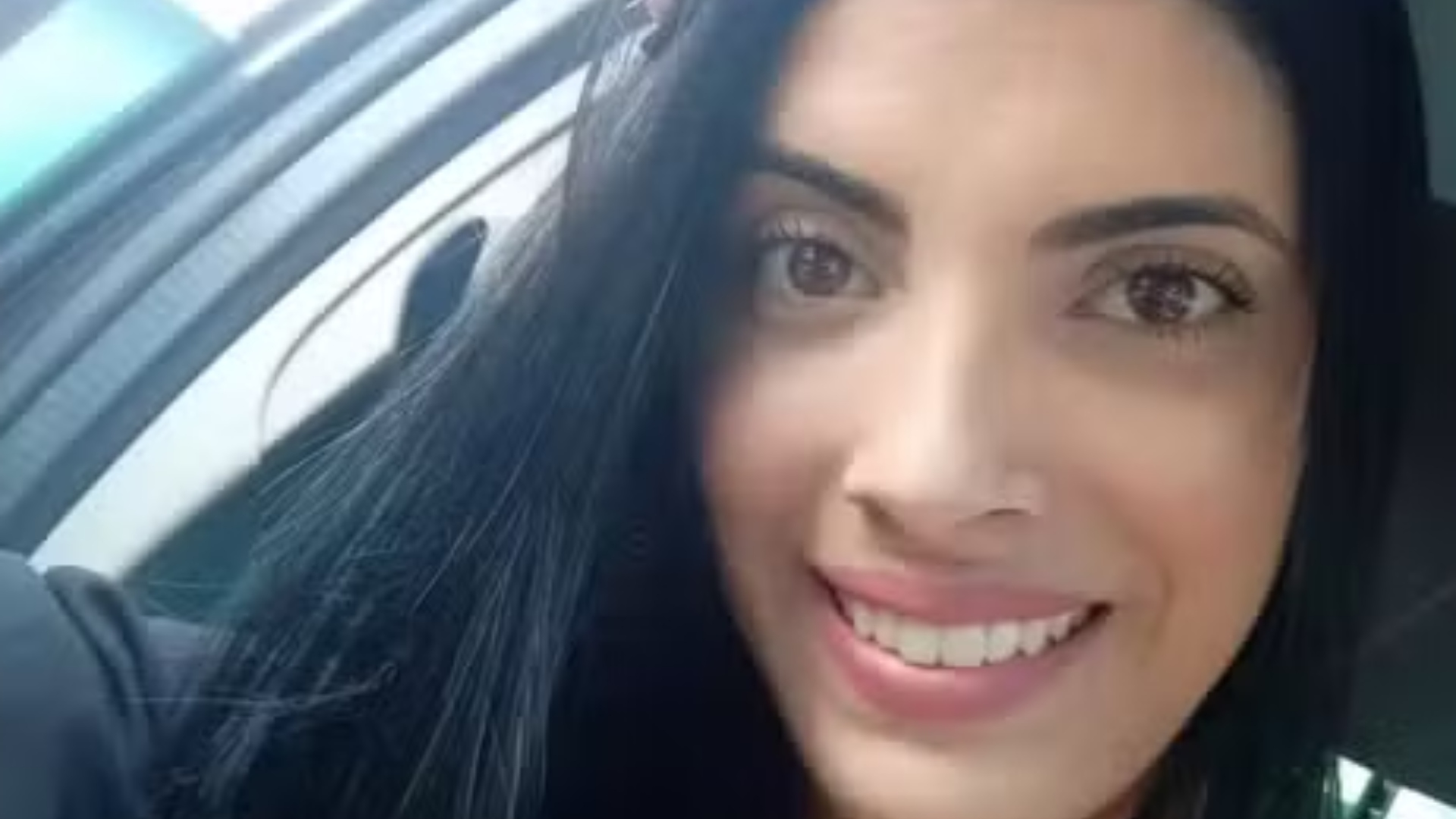 Mulher de 29 anos foge após se endividar com jogo de aposta: ‘Acabou com a vida dela’