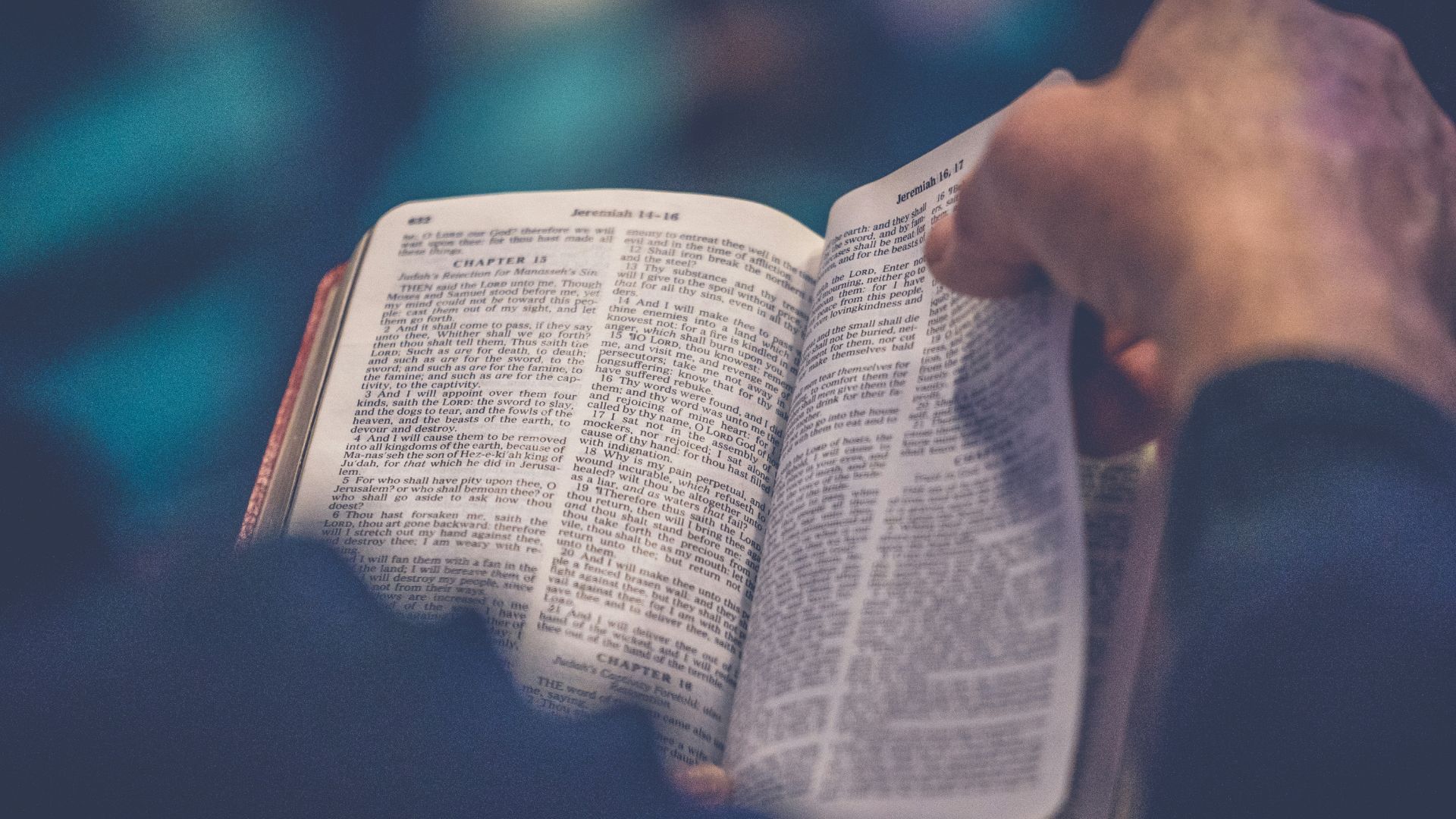 Pastor é denunciado por abusar de fiéis dentro da igreja: ‘Nos momentos de oração’