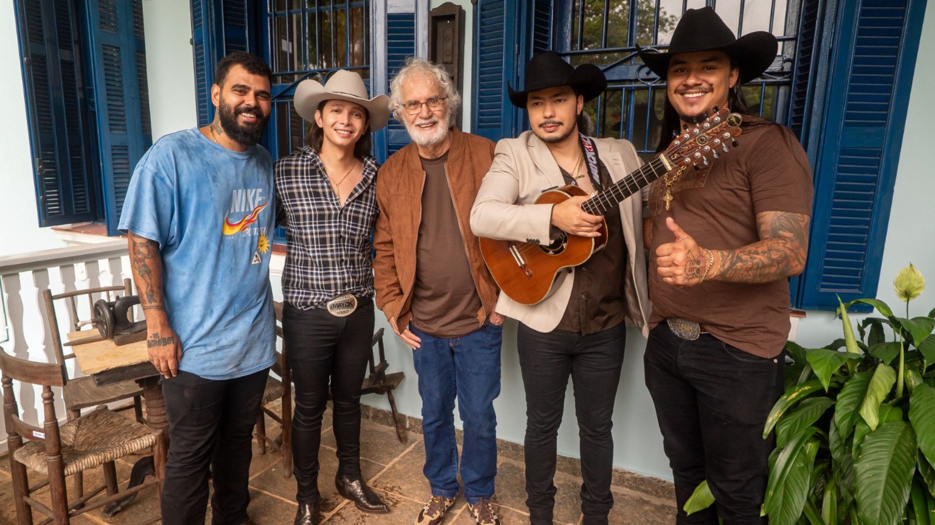 Sucesso! Clipe de Fotos Antigas, de Us Agroboy bate 1 milhão em menos de uma semana