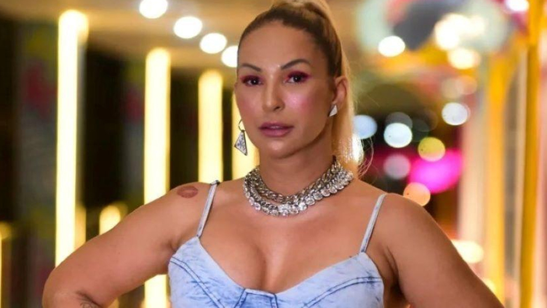 Valesca Popozuda revela que pensou em abortar seu filho: ‘Não tinha ninguém’