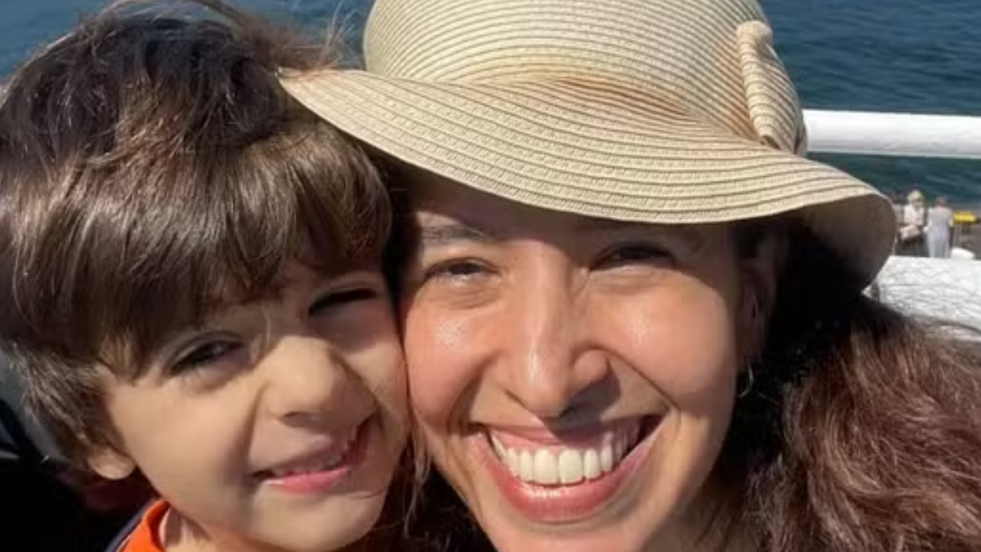 Absurdo! Ônibus sobe na calçada e mata menino de 4 anos; mãe segue em estado grave