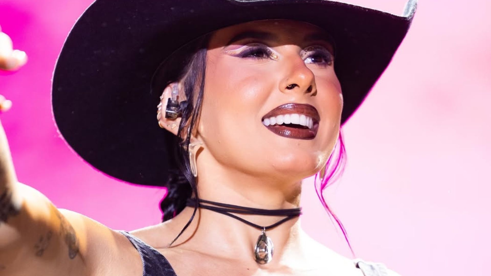 Confusão! Prefeito baiano detona postura de Ana Castela após show