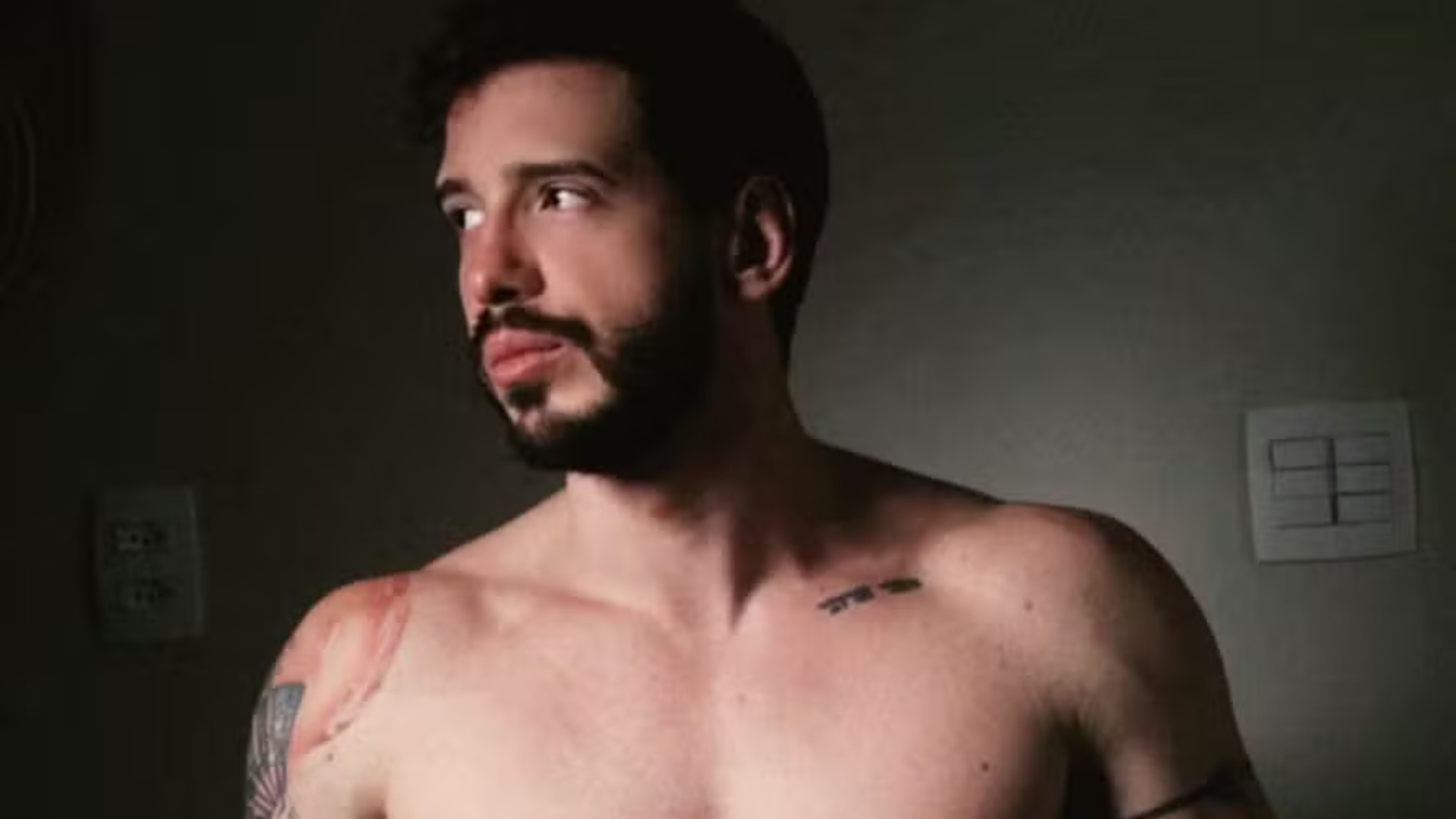 Ator pornô desabafa sobre bastidores da profissão: ‘Só de pensar em sexo me dava ansiedade’