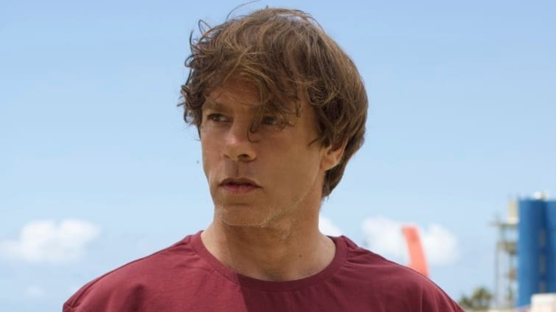 Arno Anhelli abre o jogo sobre desafio de surfar por 25 horas seguidas: ‘Intenso’