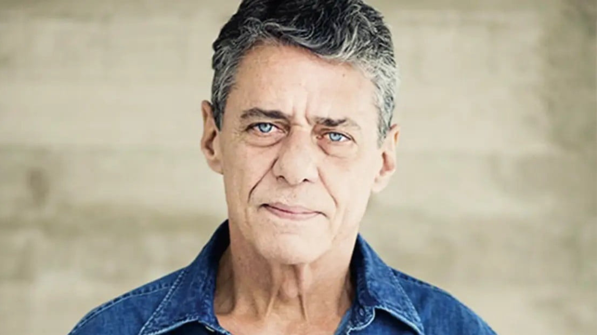 Aos 80 anos, Chico Buarque faz cirurgia delicada no crânio: ‘Em observação’