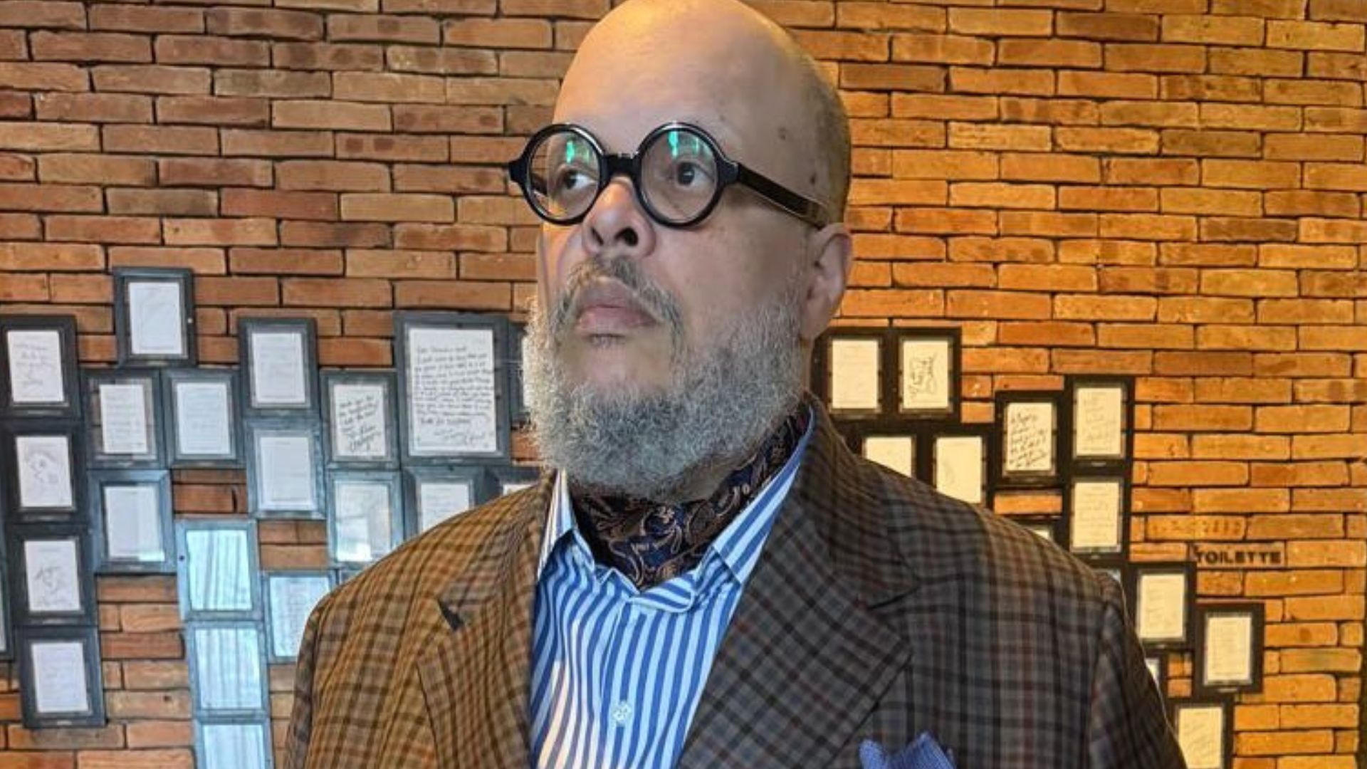 Áudios polêmicos de Ed Motta chocam após ofensas a funcionário de restaurante no Rio