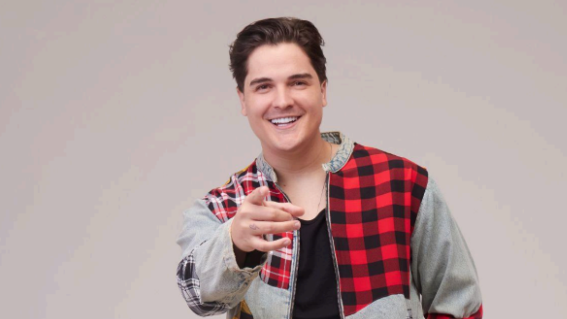 Cantor Eric Land anuncia turnê especial para o ‘São João 2025’ com shows pelo Nordeste