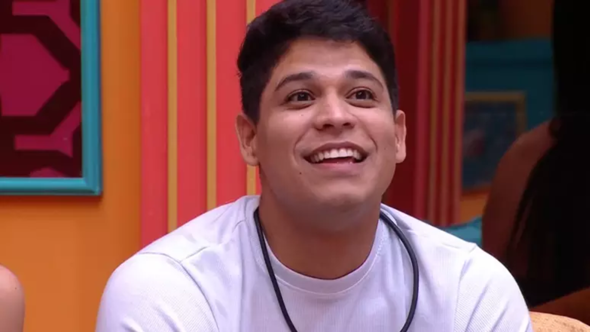 Ex-bbb Guilherme Vilar faz aula de canto e pode investir na carreira de cantor: ‘Gosto muito’