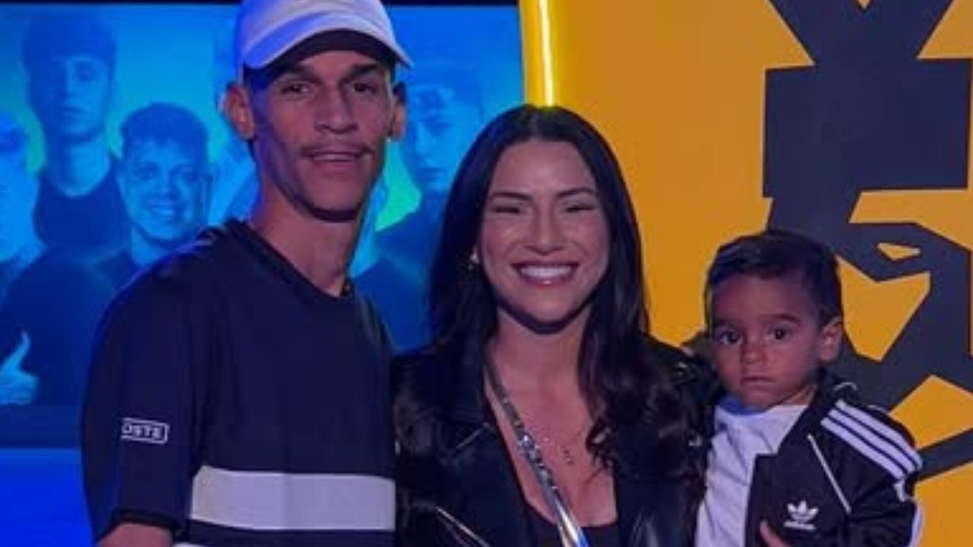 Namorada de Luva de Pedreiro agradece influenciador após compra do 1º carro