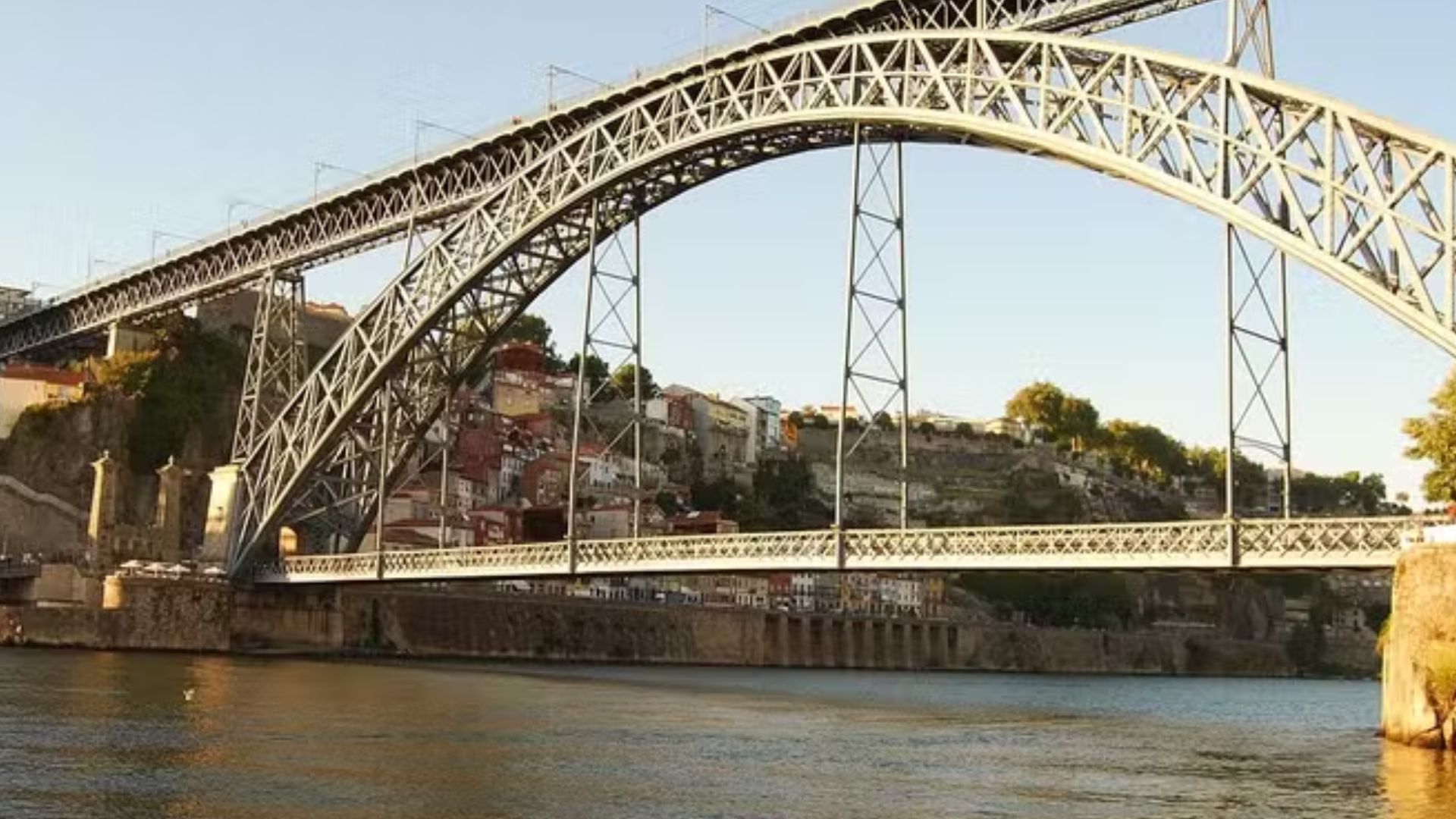 Quem são? Jovens brasileiros morrem afogados no Rio Douro em Portugal