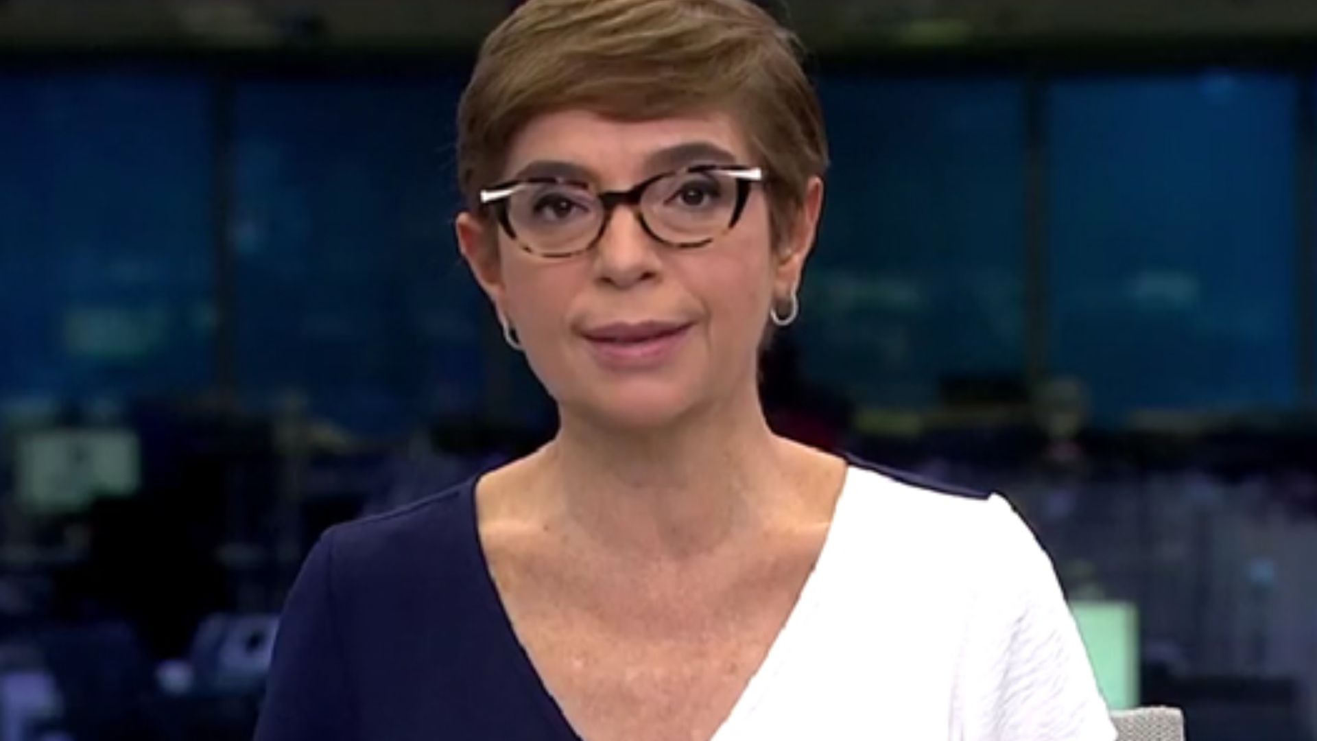 Discreta! Renata Lo Prete surpreende a web ao postar foto rara com o marido