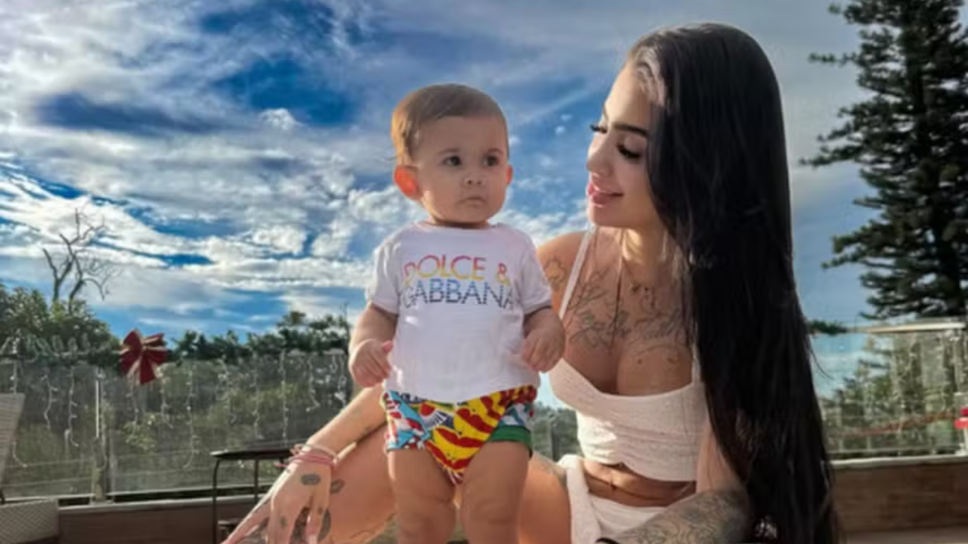 Surpreendendo, MC Mirella diz que evitar expor a filha nas redes: ‘Ela não é moeda de troca’