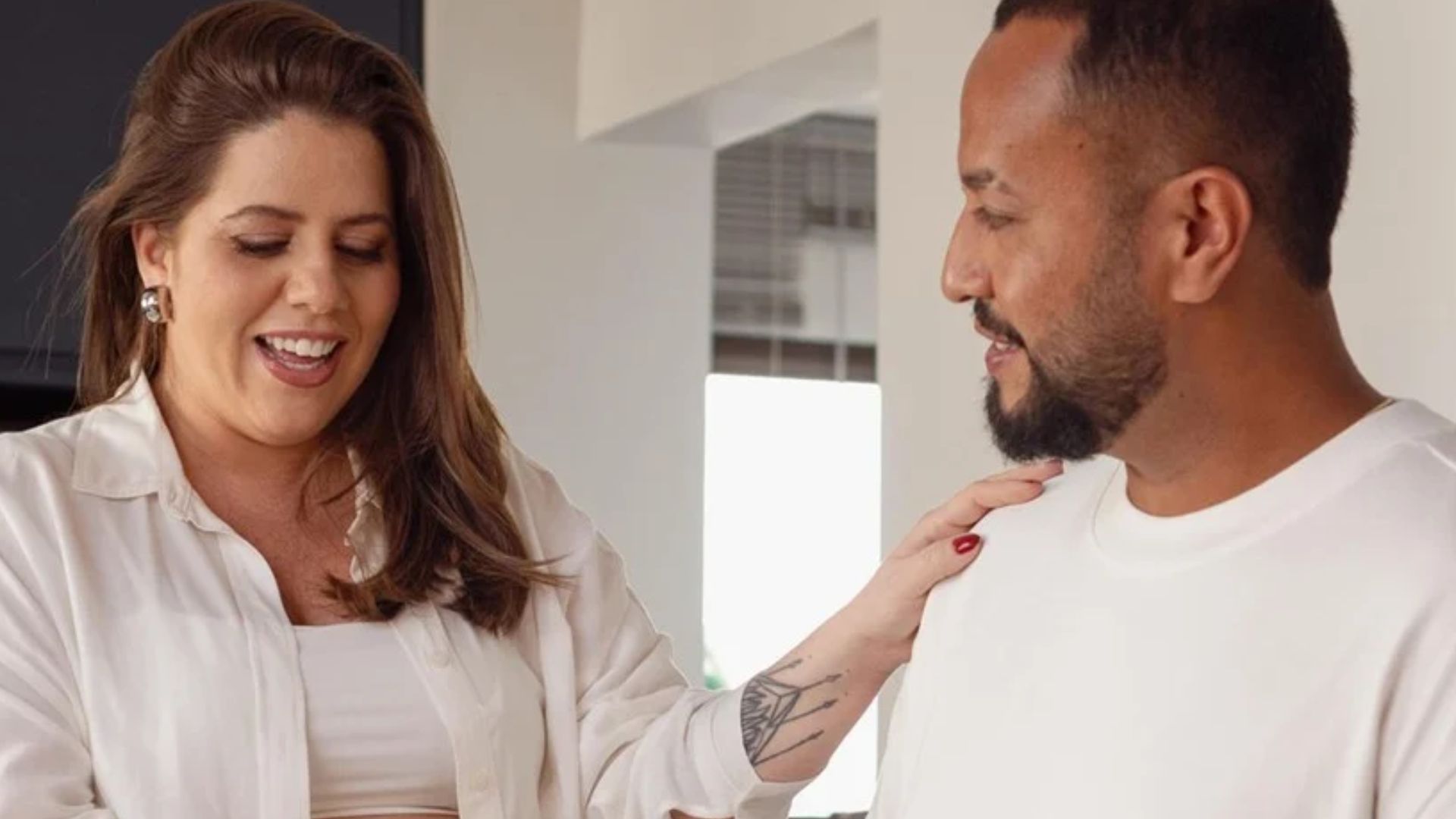 Tati Machado emociona ao homenagear marido após perder o filho: ‘Meu chão’