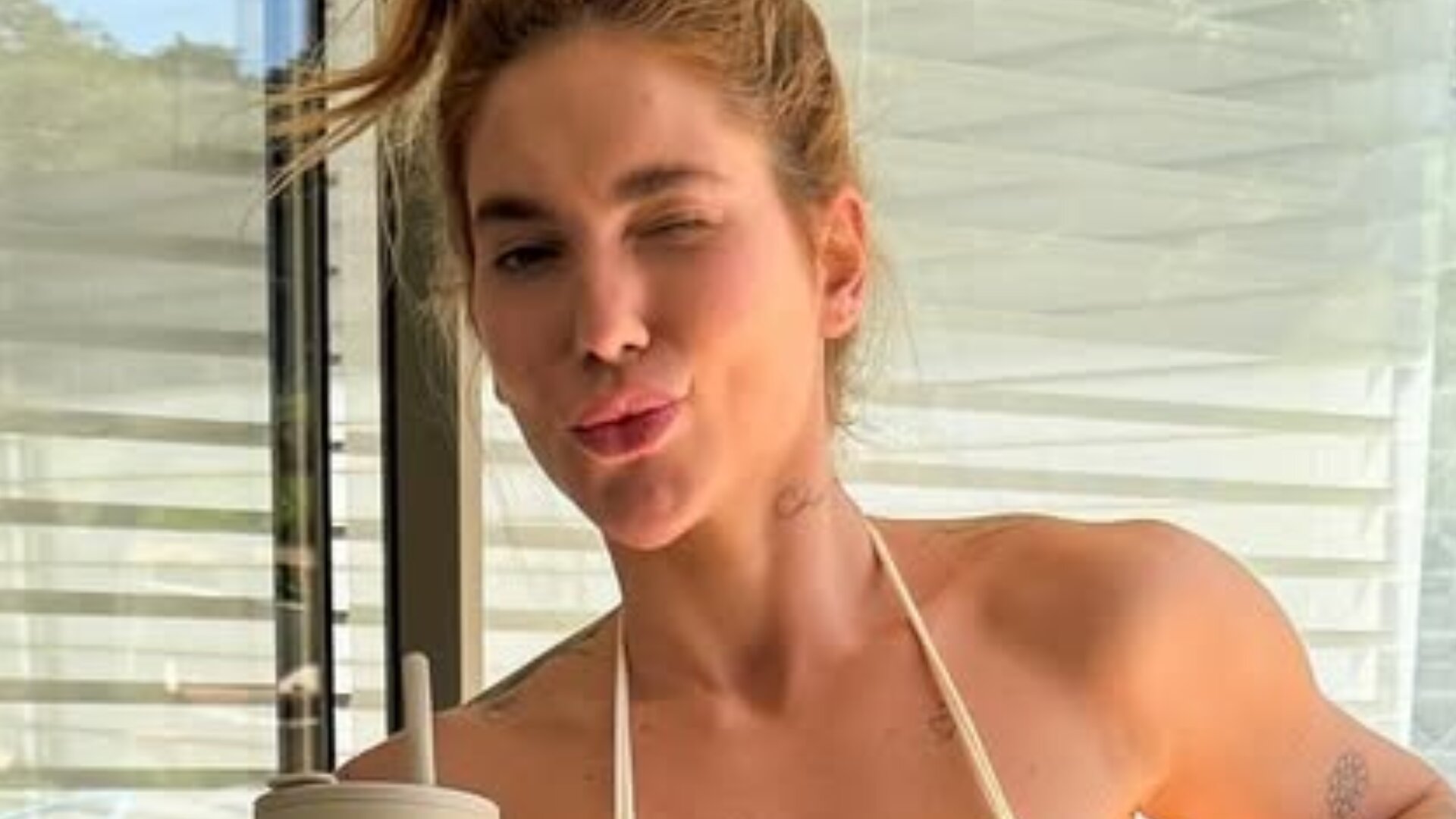 Fãs se assustam com foto do corpo musculoso de Virginia: ‘Exagerou’