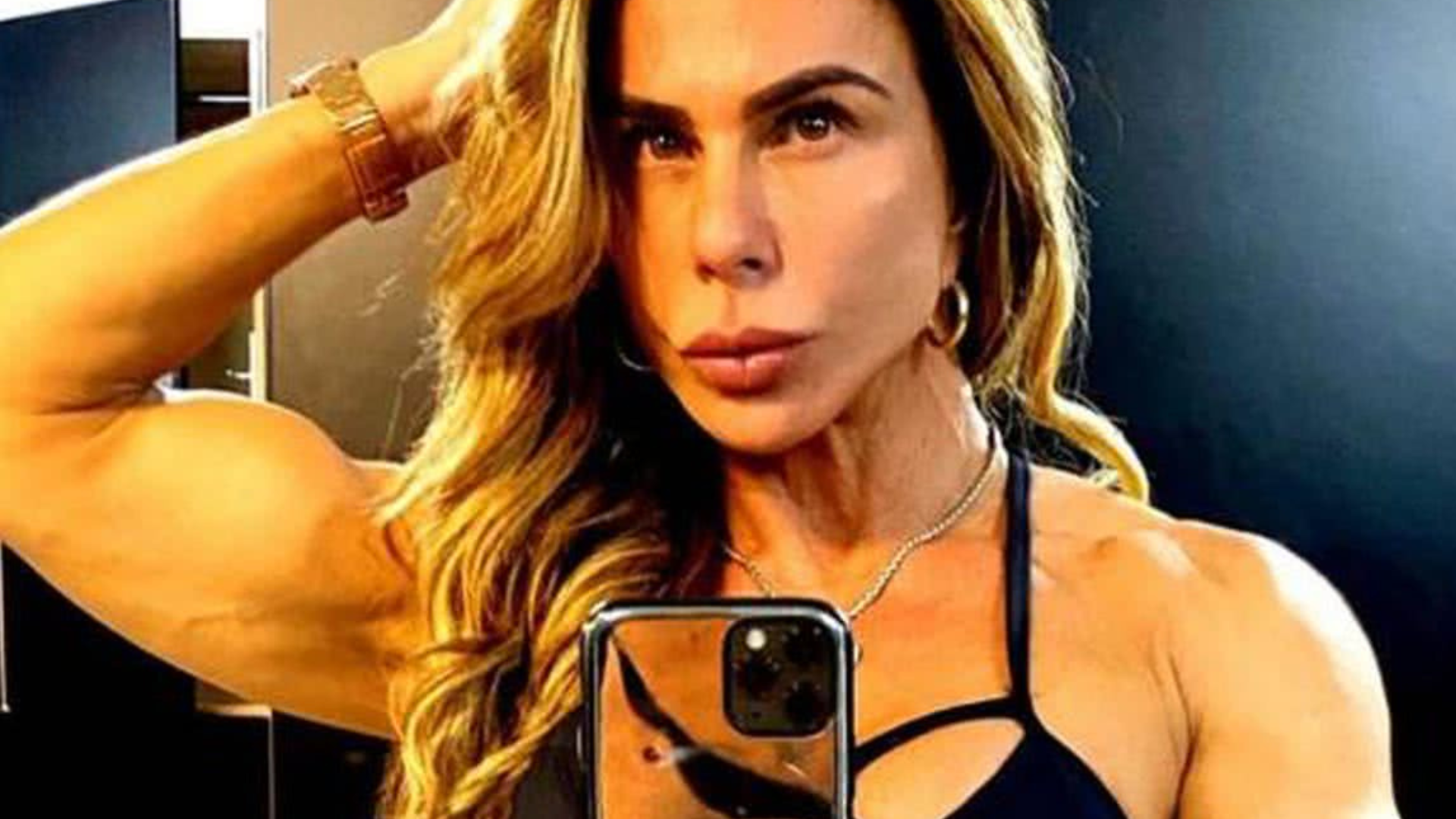 Vovó fitness exibe corpão e revela segredo para manter o shape aos 55 anos
