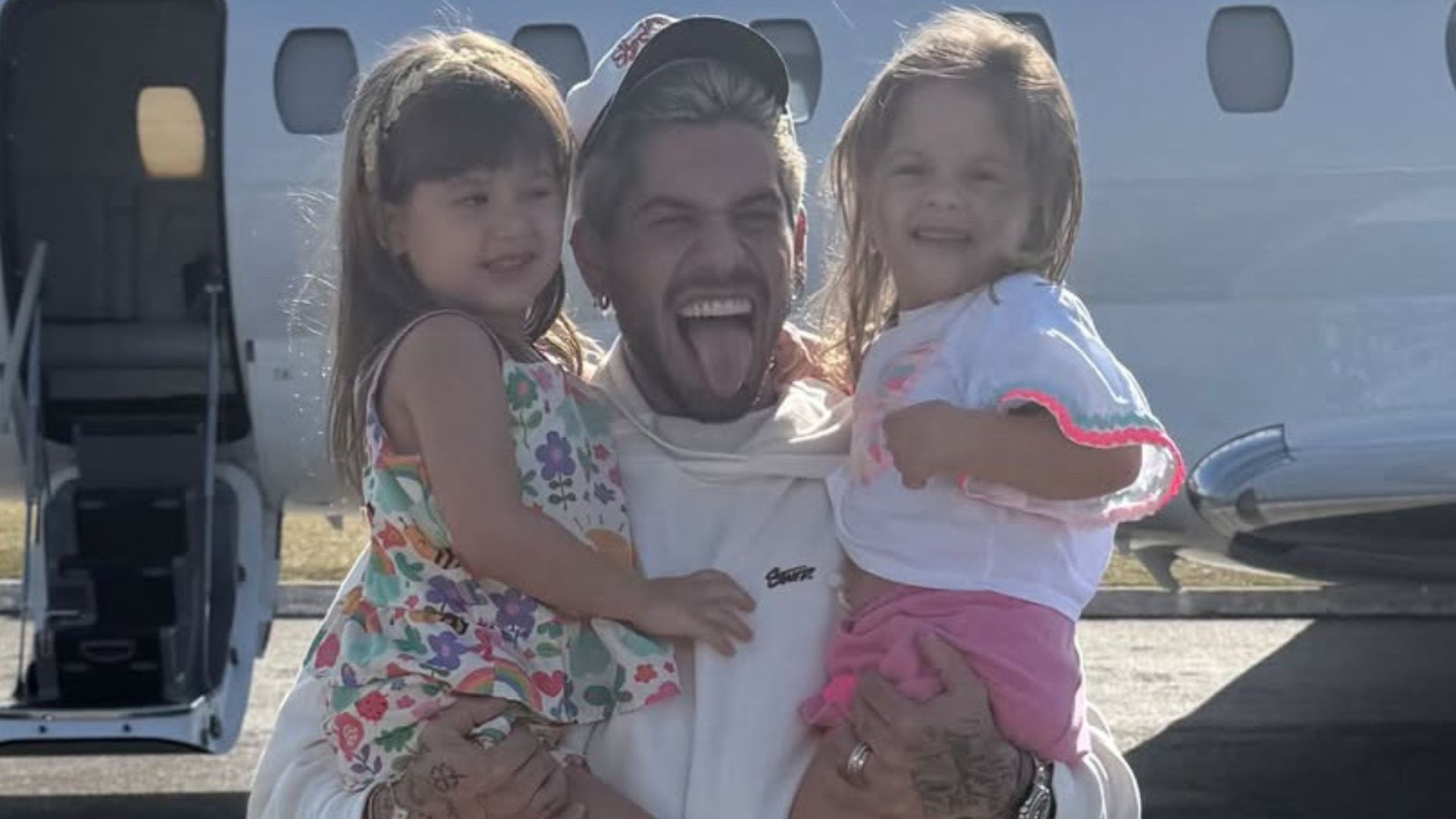Após separação, Zé Felipe reencontra as filhas pela primeira vez: ‘Papai ama’