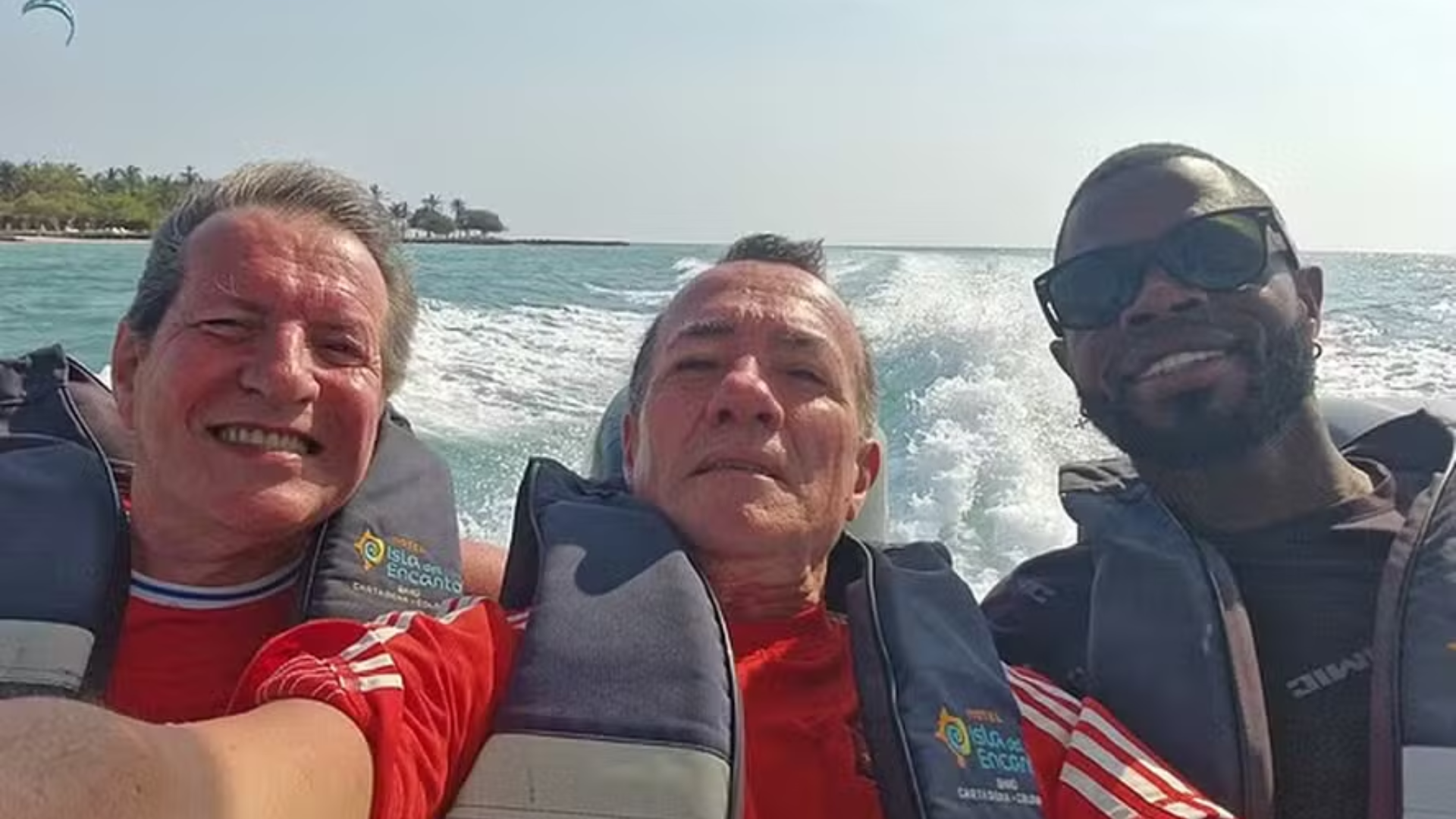 Ator pornô é condenado por matar casal gay para tomar casa e economias