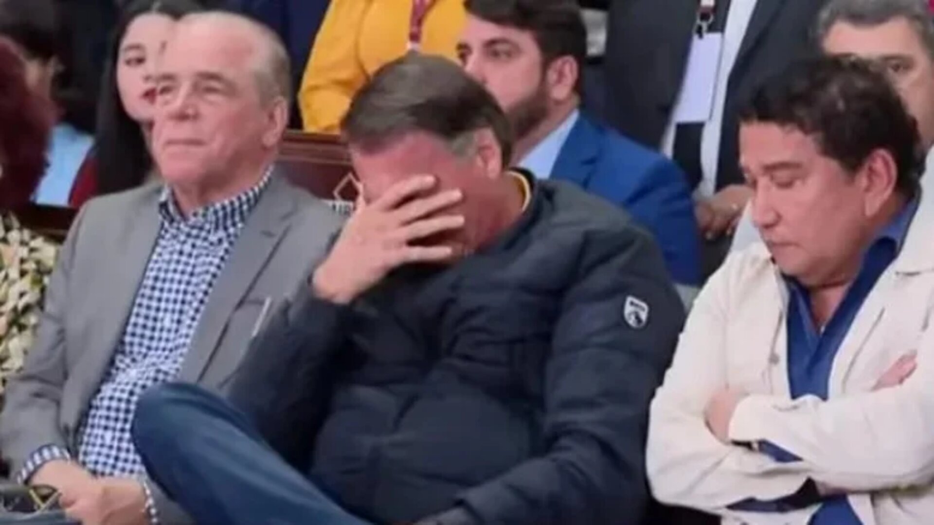 Chorou? Veja a reação de Bolsonaro após medidas restritivas do STF