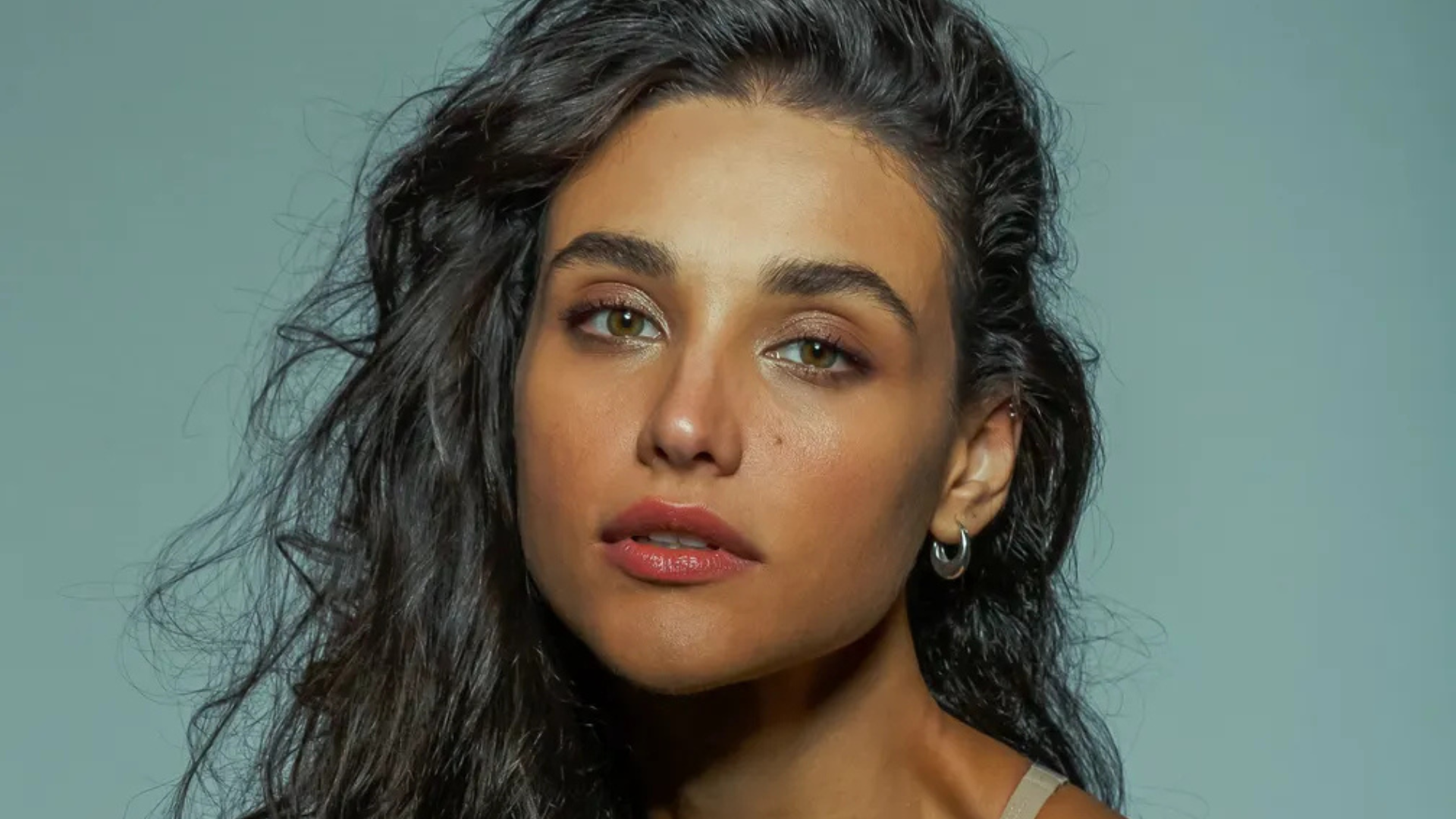 Internautas são surpreendidos com revelação sobre sexualidade de Débora Nascimento; veja