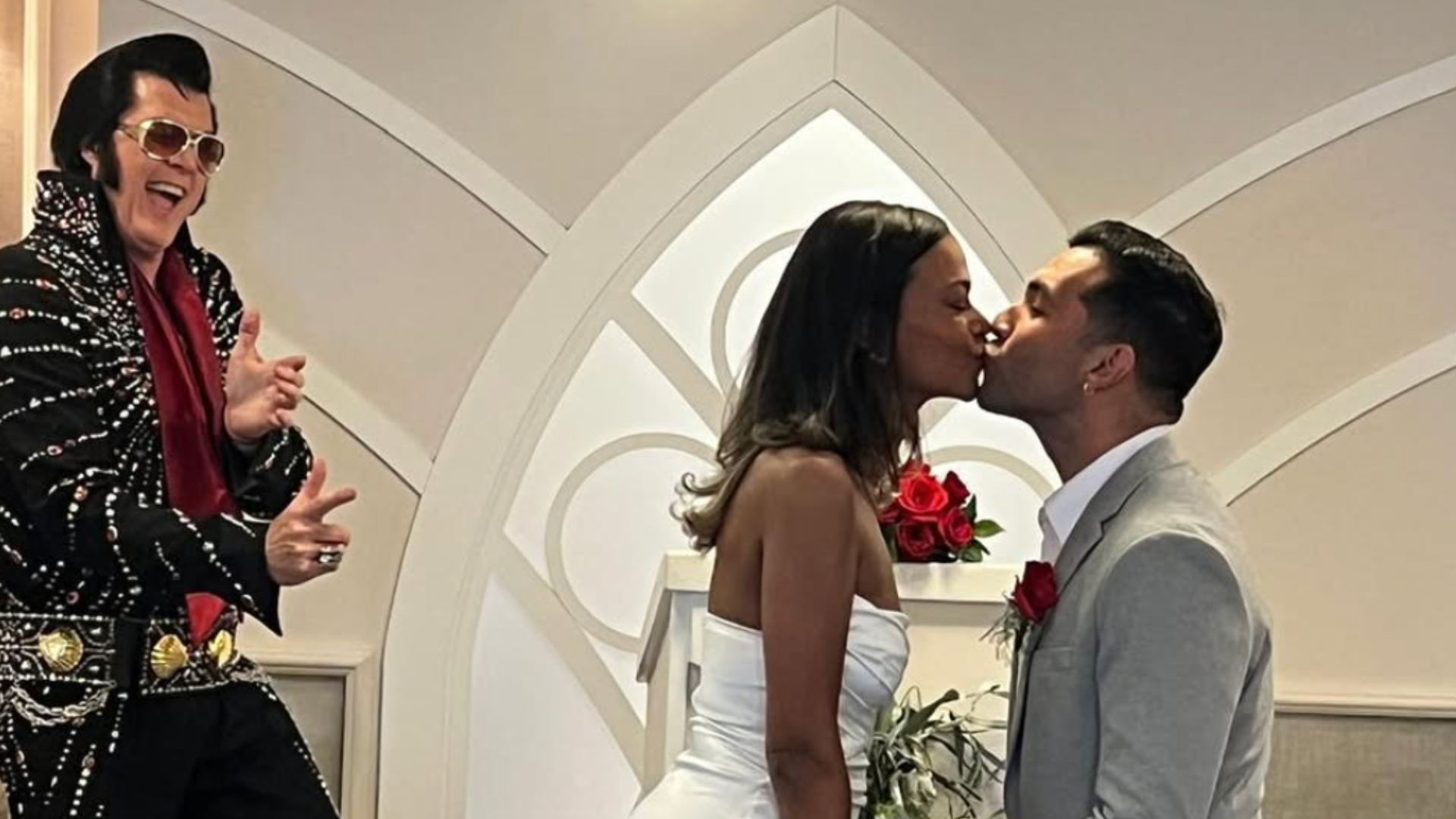 Amigos? Antonia Fontenelle prestigia casamento do ex-marido Jonathan Costa